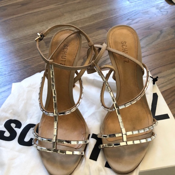 SCHUTZ Shoes - Gorgeous Schutz Darcy Sandals in Oyster.